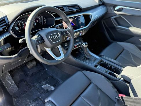 Certified 2025 Audi Q3 2.0T Premium w/ Convenience Package image 3