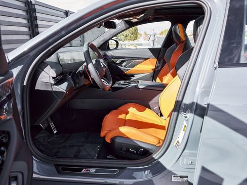 Used 2026 BMW M5 w/ Executive Package image 37