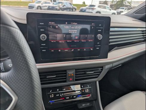 Used 2025 Volkswagen Jetta GLI Autobahn FWD image 16