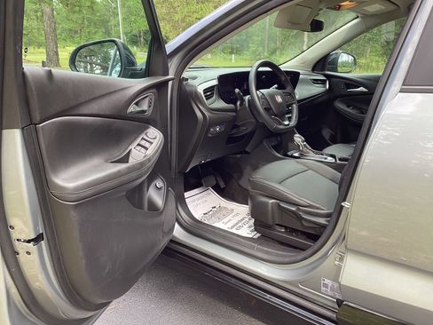 Used 2024 Buick Encore GX Sport Touring w/ Black Roof Package FWD image 10