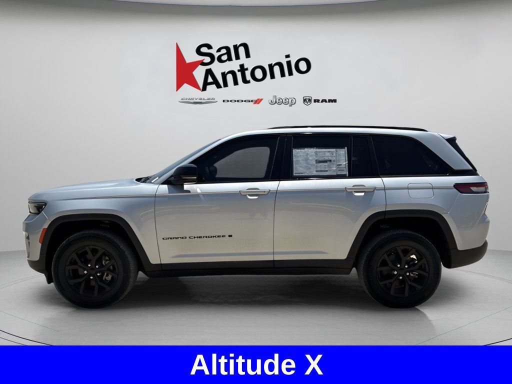 New 2025 Jeep Grand Cherokee Altitude RWD image 8