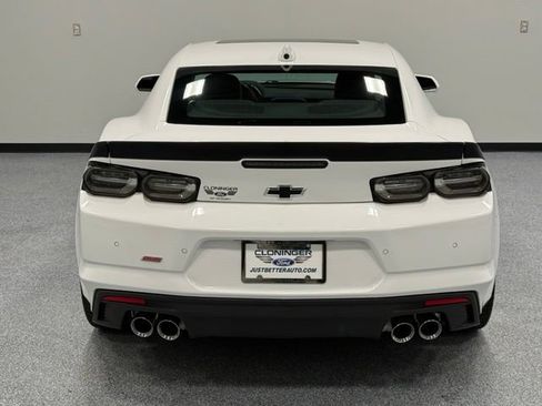 Used 2022 Chevrolet Camaro SS RWD image 8