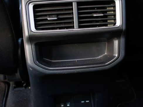 Used 2024 Volkswagen Atlas Cross Sport SE image 13