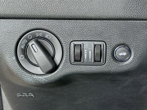 Used 2016 Dodge Charger SE w/ Popular Equipment Group RWD image 17