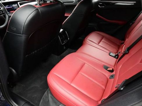 Certified 2023 Porsche Macan S AWD/4WD image 16