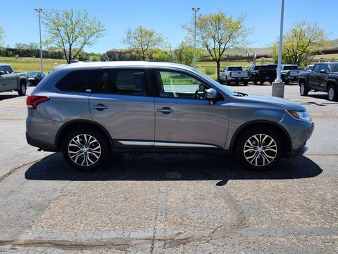 Used 2018 Mitsubishi Outlander SE AWD/4WD image 7
