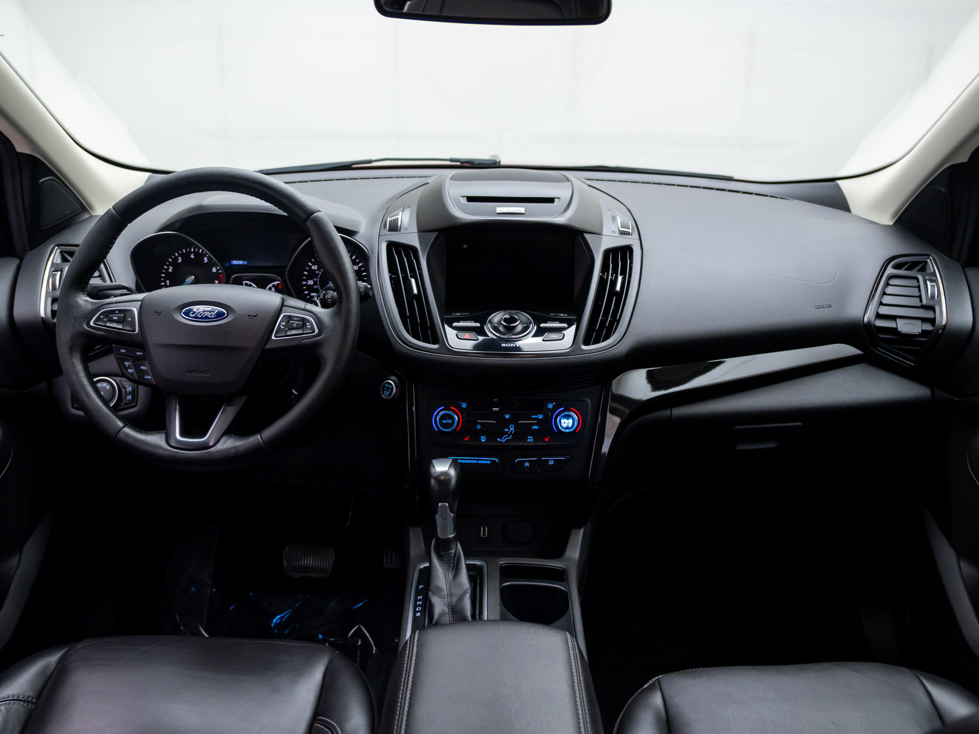 Used 2017 Ford Escape Titanium AWD/4WD image 9