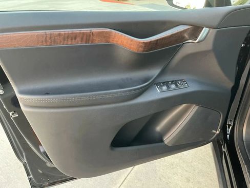 Used 2020 Tesla Model X Long Range image 15