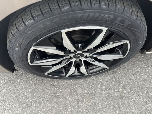 Used 2023 Chevrolet Malibu RS FWD image 4
