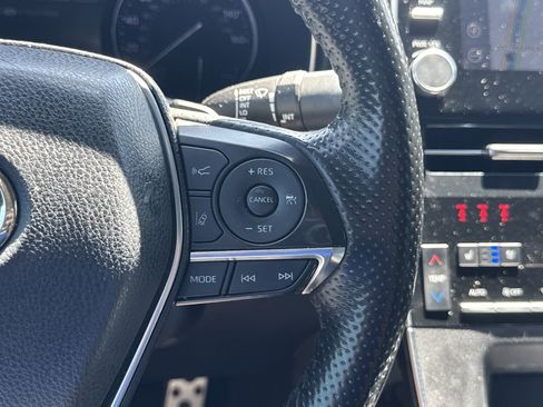 Used 2019 Toyota Avalon Touring FWD image 15