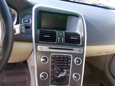 Used 2015 Volvo XC60 T5 image 14