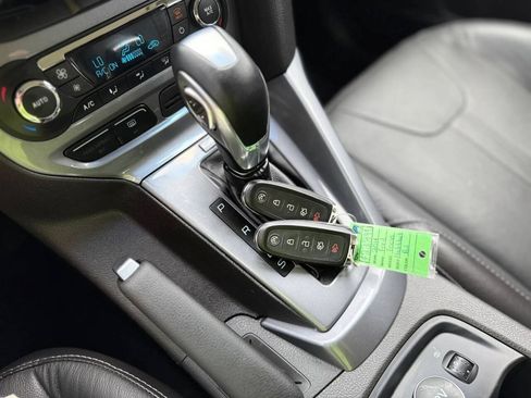 Used 2014 Ford Focus Titanium FWD image 22