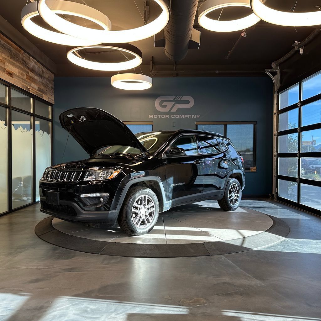 Used 2020 Jeep Compass Latitude w/ Cold Weather Group AWD/4WD image 24