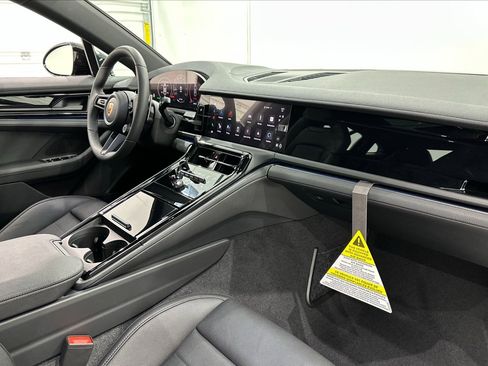 New 2025 Porsche Panamera image 23