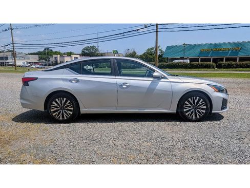 Used 2023 Nissan Altima 2.5 SV image 8