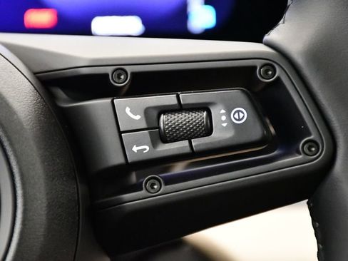 Used 2025 Porsche Macan 4S Electric image 26