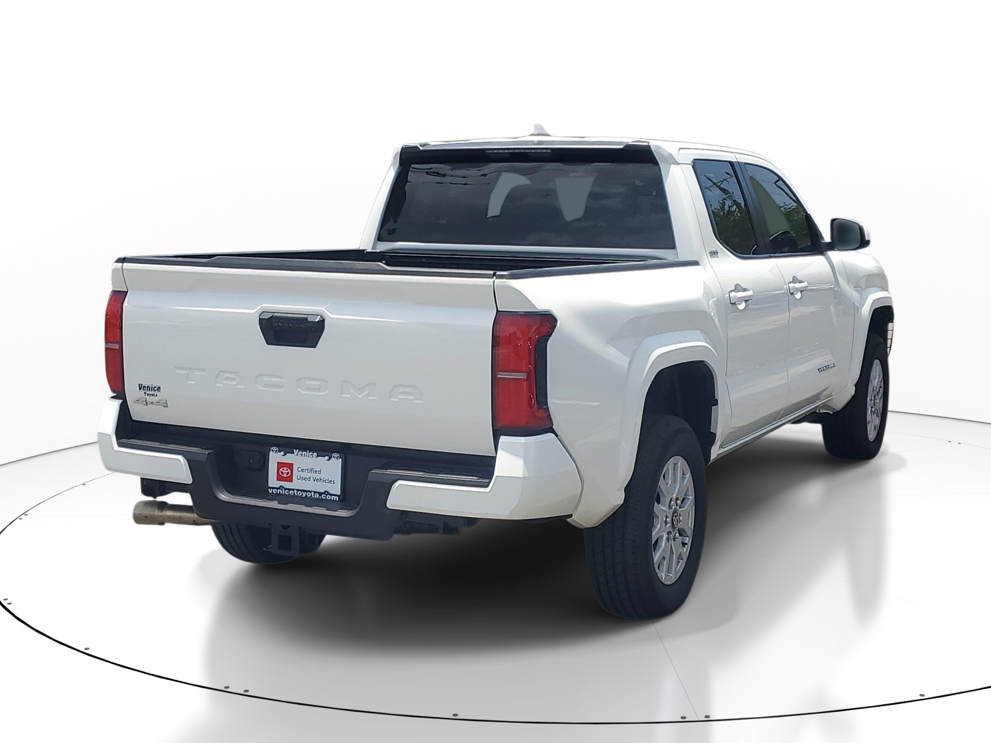 Used 2025 Toyota Tacoma SR5 AWD/4WD image 6