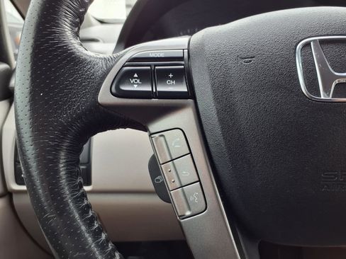 Used 2014 Honda Odyssey Touring Elite image 16