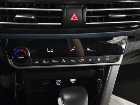 Used 2023 Kia Seltos S w/ Navigation Package image 31