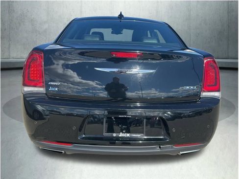Used 2017 Chrysler 300 S w/ 300S Premium Group AWD/4WD image 5