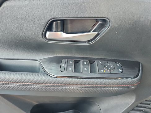 Used 2026 Nissan Kicks SR FWD image 23