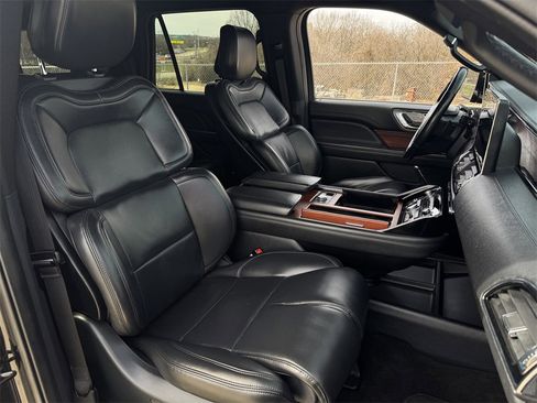 Used 2024 Lincoln Navigator L 4WD image 22
