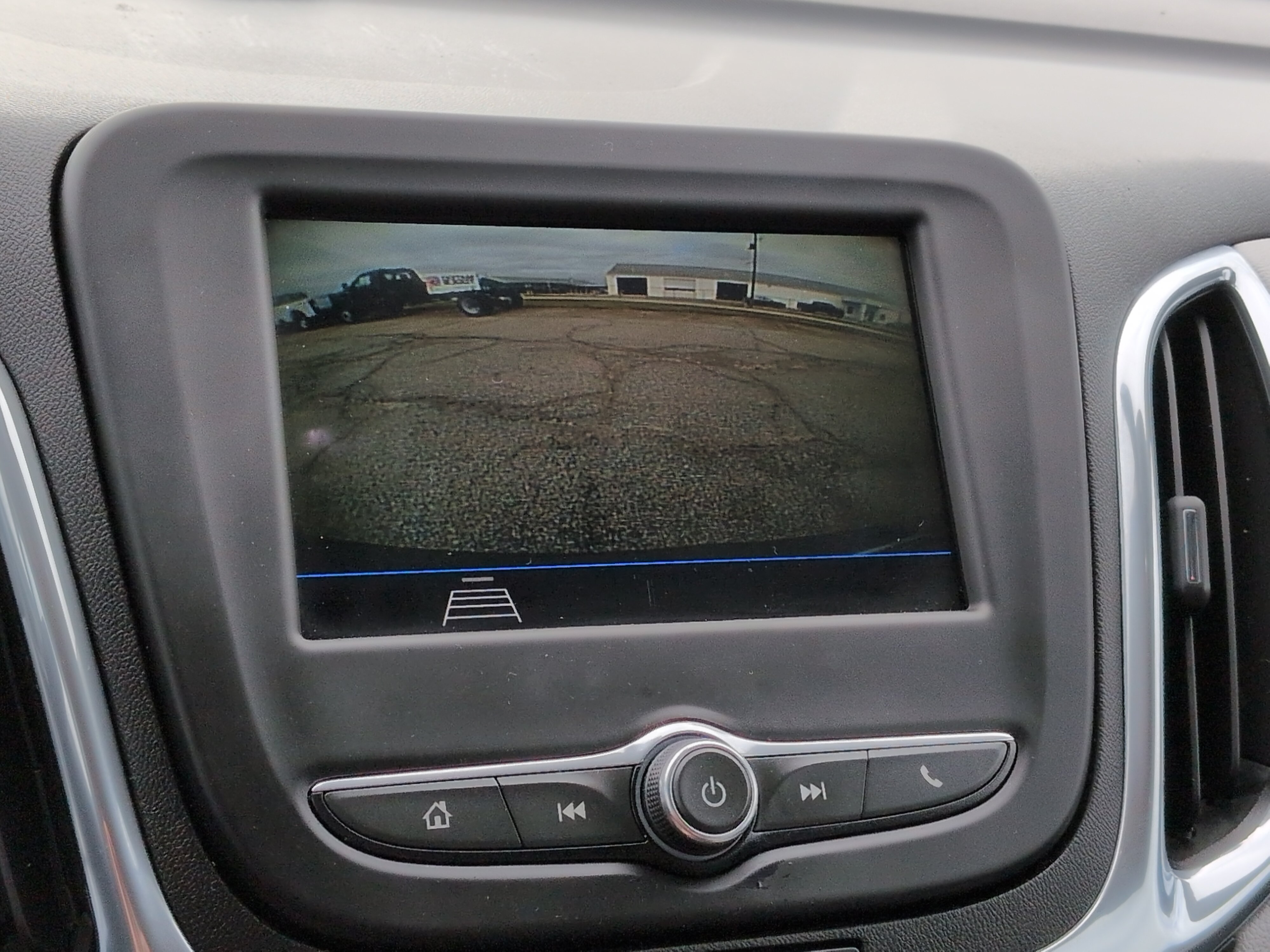 Used 2019 Chevrolet Equinox LT FWD image 18