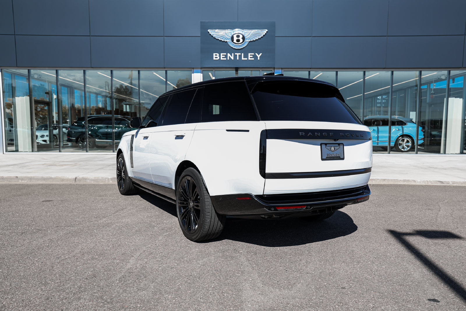 Used 2025 Land Rover Range Rover Long Wheelbase Autobiography AWD/4WD image 8