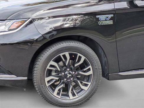 Used 2018 Mitsubishi Outlander GT AWD/4WD image 14