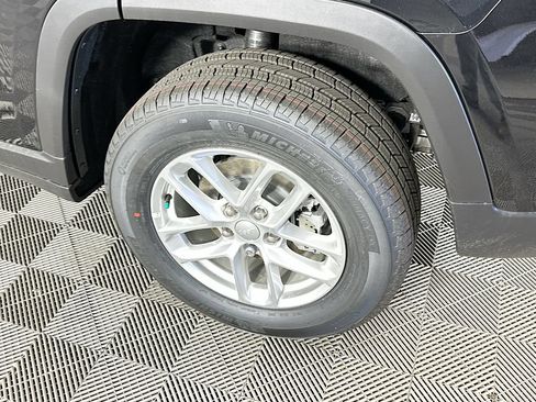 New 2026 Jeep Grand Cherokee Laredo AWD/4WD image 35
