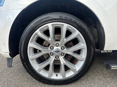 Used 2019 Ford Expedition Max Platinum AWD/4WD image 29
