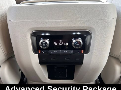 Used 2025 GMC Yukon Denali w/ Denali Reserve Package image 25