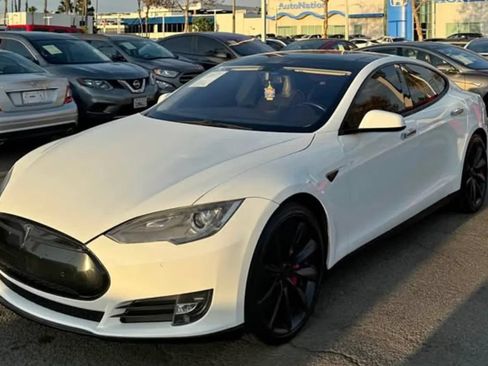 Used 2014 Tesla Model S P85 RWD image 2