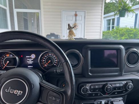 Used 2022 Jeep Wrangler Sport AWD/4WD image 10