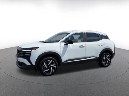 Used 2026 Nissan Kicks SV w/ Cold Weather Package FWD image 8