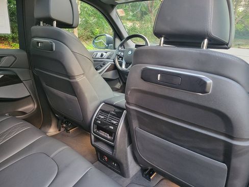 Used 2025 BMW X5 xDrive50e AWD/4WD image 12