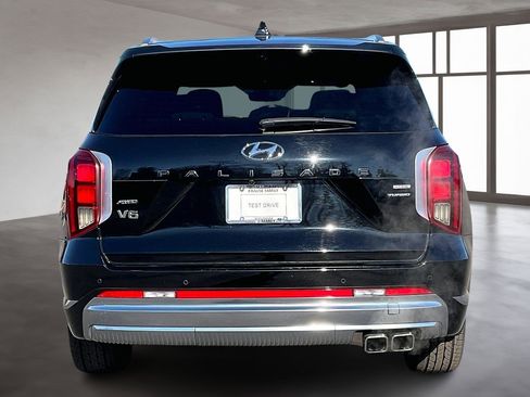 Used 2024 Hyundai Palisade Calligraphy image 5