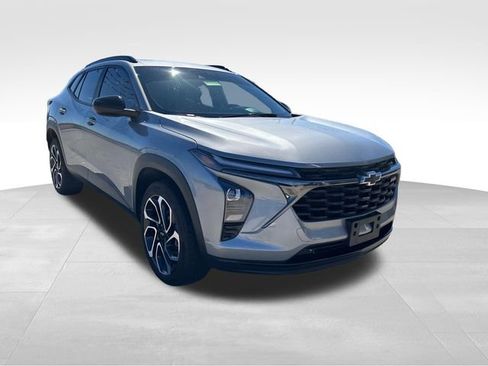 Used 2024 Chevrolet Trax RS w/ Sunroof Package image 7