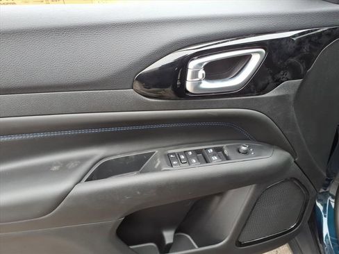 New 2026 Jeep Compass Latitude AWD/4WD image 5