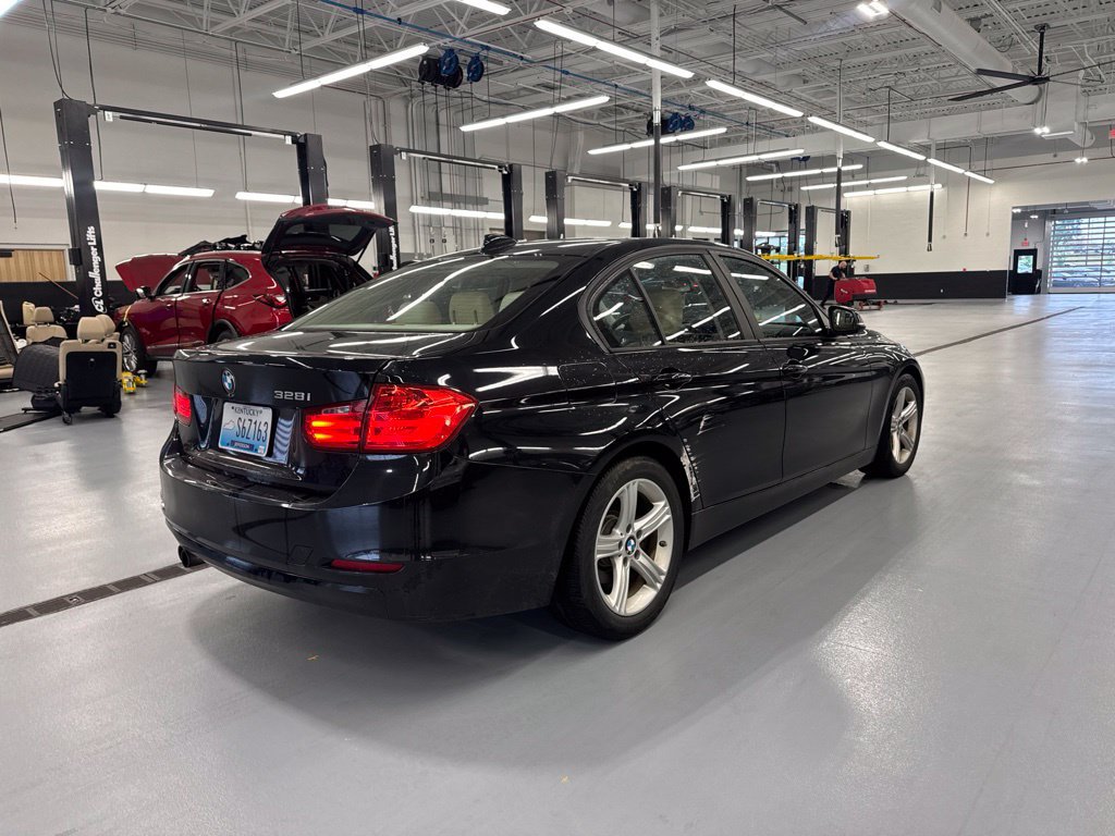 Used 2014 BMW 328i Sedan RWD image 3