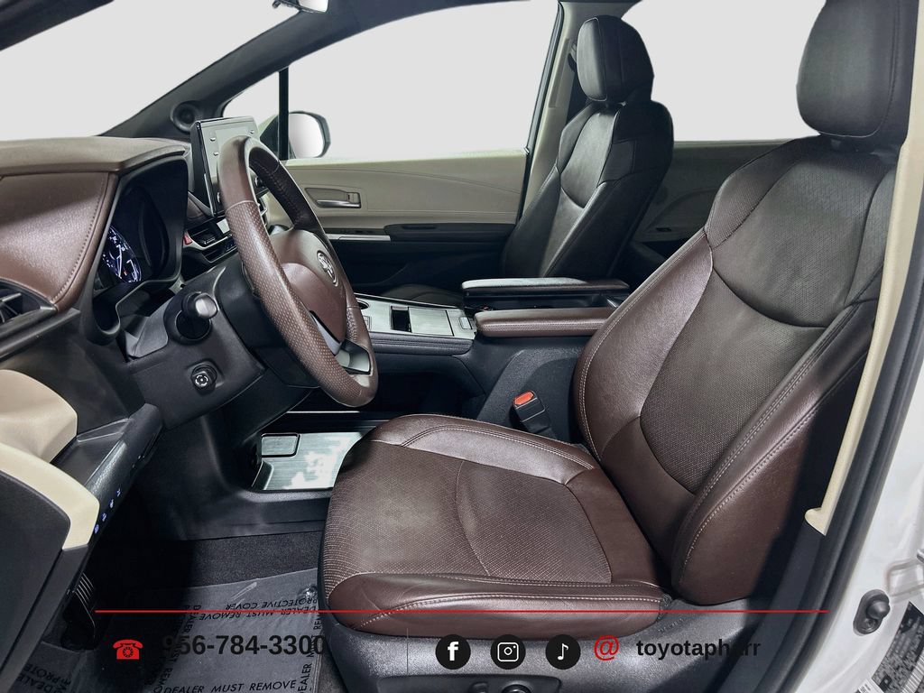 Used 2021 Toyota Sienna Platinum FWD image 21
