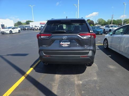 Used 2025 Toyota RAV4 XLE AWD/4WD image 5