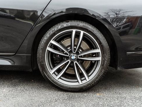 Used 2022 BMW 750i xDrive w/ Executive Package image 52