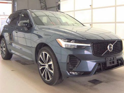 Used 2023 Volvo XC60 B6 Ultimate w/ Climate Package image 5