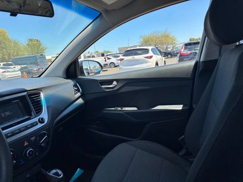 Used 2018 Hyundai Accent SE FWD image 19