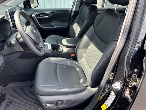 Used 2024 Toyota RAV4 XLE Premium image 17