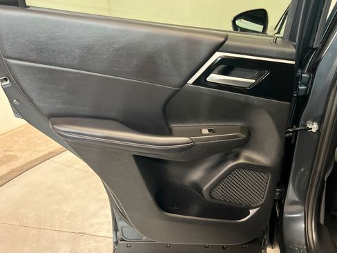 Used 2024 Mitsubishi Outlander FWD image 18