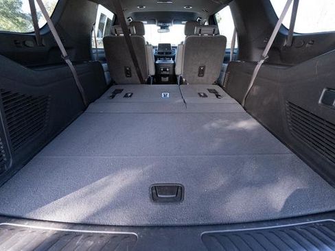 Used 2023 GMC Yukon XL SLT image 33