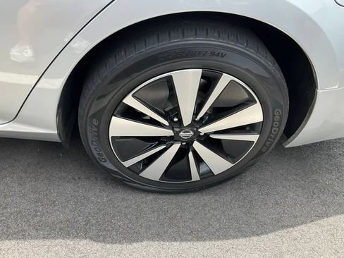 Used 2021 Nissan Altima 2.5 SV FWD image 11