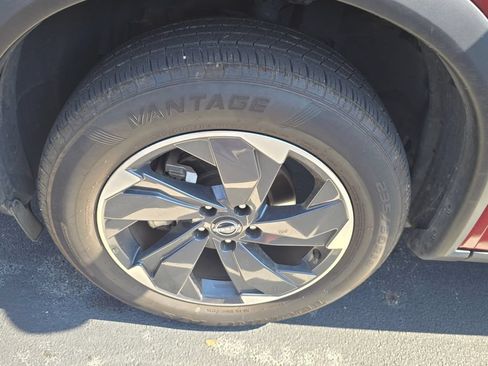 Used 2025 Nissan Rogue SV FWD image 7
